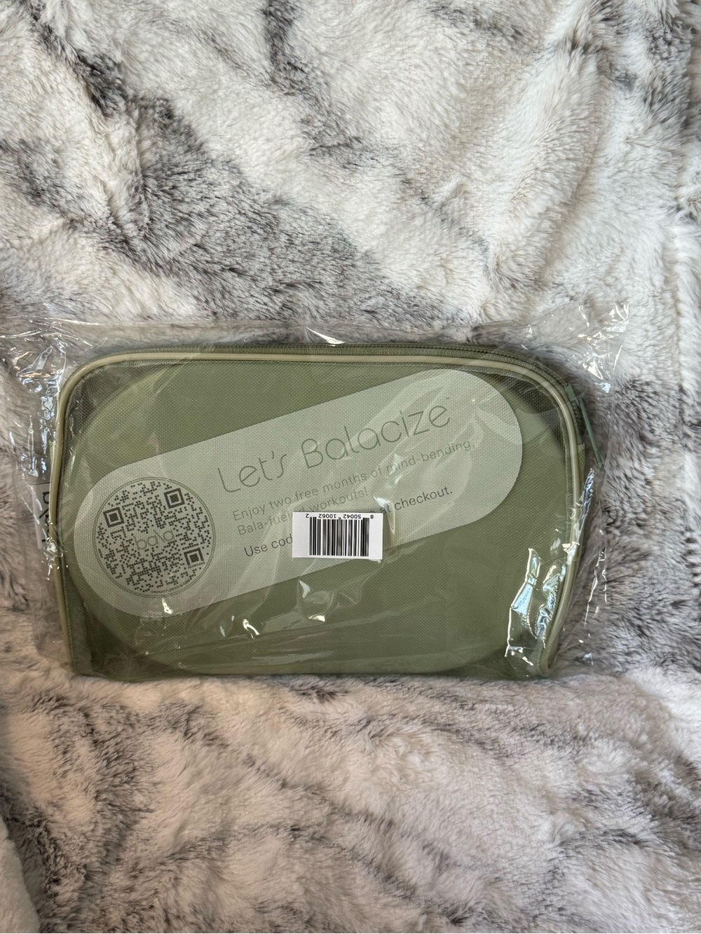 Bala Capsule Sliders in Vibrant Green NEW In Bag! - Picture 4 of 5